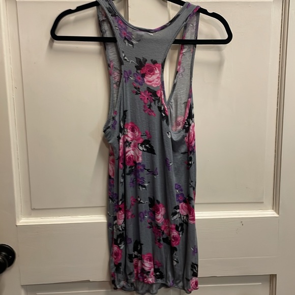 Body Central floral razorback tank, size large. - Picture 6 of 6